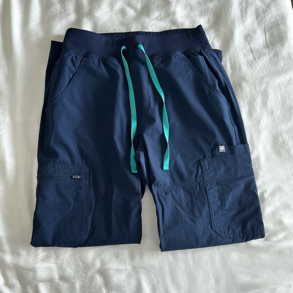 Figs Free X yola skinny scrub bottoms  Size M